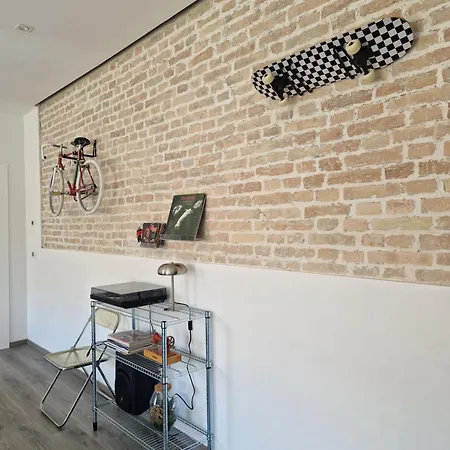 Meme's House Locri